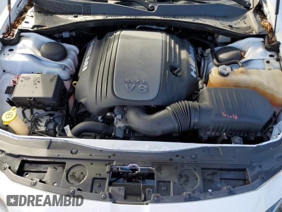 ✅ 2016 Chrysler 300 S • VIN: 2C3CCABT6GH117917 • Lot: 85517084. Listed on Copart with 122,838 mi. Free auction sales archive from the USA and detailed vehicle history report at DreamBid. Image 11.