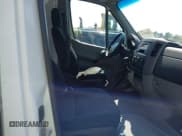 ✅ 2016 Mercedes-Benz Sprinter Cargo • VIN: WD3PE7DD2GP289514 • Lot: 42818314. Wystawiony na IAAI z przebiegiem 204 833 mil. Bezpłatny archiwum sprzedaży aukcyjnych z USA i szczegółowy raport historii pojazdu na DreamBid. Zdjęcie 5.