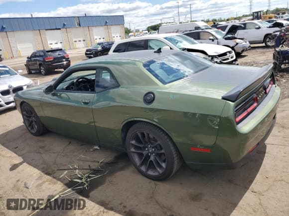 ✅ 2022 Dodge Challenger R/T Scat Pack • VIN: 2C3CDZFJ8NH215381 • Лот: 70513745. Опубликован ранее на Copart с пробегом 21 400 миль. Бесплатный доступ к архиву аукционных продаж из США и подробный отчёт об истории автомобиля на DreamBid. Изображение 2.