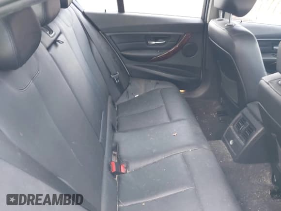 ✅ 2013 BMW 3 Series 328i • VIN: WBA3A5G59DNP21139 • Lot: 42191997. Listed on IAAI with 177,698 mi. Free auction sales archive from the USA and detailed vehicle history report at DreamBid. Image 8.