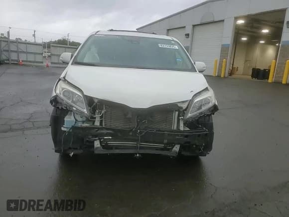 ✅ 2018 Toyota Sienna XLE • VIN: 5TDDZ3DC1JS200283 • Лот: 83755835. Опубликован ранее на Copart с пробегом 118 332 миль. Бесплатный доступ к архиву аукционных продаж из США и подробный отчёт об истории автомобиля на DreamBid. Изображение 15.