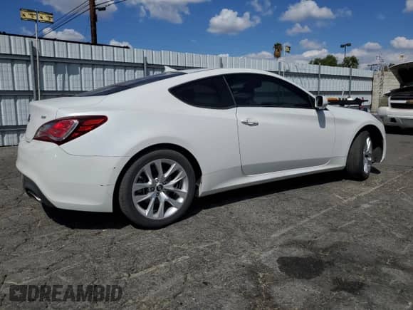 2013 Hyundai Genesis Coupe R-Spec с VIN KMHHT6KD9DU094676, выставлен на аукционе Copart как лот 71780304 с пробегом Не указан миль и Списание • Salvage title. История ставок и продаж доступна на DreamBid. Изображение 3.