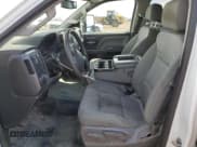 ✅ 2019 Chevrolet Silverado 2500HD Work Truck • VIN: 2GC2CREG2K1180597 • Lot: 61605225. Wystawiony na Copart z przebiegiem Nie podano. Bezpłatny archiwum sprzedaży aukcyjnych z USA i szczegółowy raport historii pojazdu na DreamBid. Zdjęcie 7.