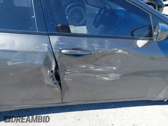 ✅ 2016 Dodge Dart SXT • VIN: 1C3CDFBB8GD564005 • Lot: 43703484. Listed on IAAI with 240,220 mi. Free auction sales archive from the USA and detailed vehicle history report at DreamBid. Image 6.