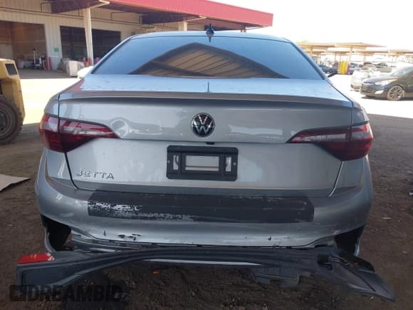 ✅ 2024 Volkswagen Jetta S • VIN: 3VW5M7BU6RM055059 • Lot: 43541985. Listed on IAAI with 27,835 mi. Free auction sales archive from the USA and detailed vehicle history report at DreamBid. Image 6.