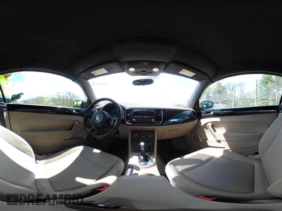 ✅ 2014 Volkswagen Beetle 2.5L w/Sound/Nav • VIN: 3VW5P7AT3EM803079 • Lot: 42025851. Wystawiony na IAAI z przebiegiem 101 028 mil. Bezpłatny archiwum sprzedaży aukcyjnych z USA i szczegółowy raport historii pojazdu na DreamBid. Zdjęcie 20.