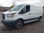 ✅ 2017 Ford Transit • VIN: 1FTYE1ZM5HKB32476 • Lot: 43513328. Wystawiony na IAAI z przebiegiem 232 996 mil. Bezpłatny archiwum sprzedaży aukcyjnych z USA i szczegółowy raport historii pojazdu na DreamBid. Zdjęcie 18.