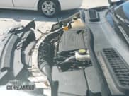 ✅ 2017 Ford Escape SE • VIN: 1FMCU0GD8HUC60074 • Lot: 41918443. Wystawiony na IAAI z przebiegiem 85 787 mil. Bezpłatny archiwum sprzedaży aukcyjnych z USA i szczegółowy raport historii pojazdu na DreamBid. Zdjęcie 25.