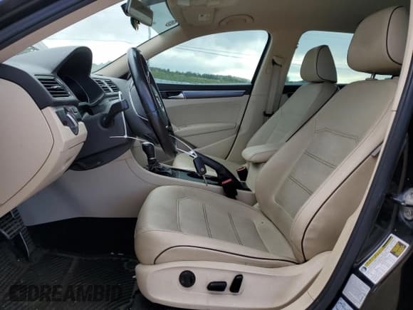 ✅ 2016 Volkswagen Passat S • VIN: 1VWAT7A32GC066777 • Lot: 80497605. Listed on Copart with 116,926 mi. Free auction sales archive from the USA and detailed vehicle history report at DreamBid. Image 7.