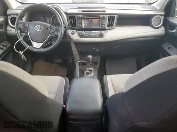 ✅ 2018 Toyota RAV4 XLE • VIN: 2T3WFREV3JW409933 • Lot: 81956575. Listed on Copart with 155,094 mi. Free auction sales archive from the USA and detailed vehicle history report at DreamBid. Image 8.