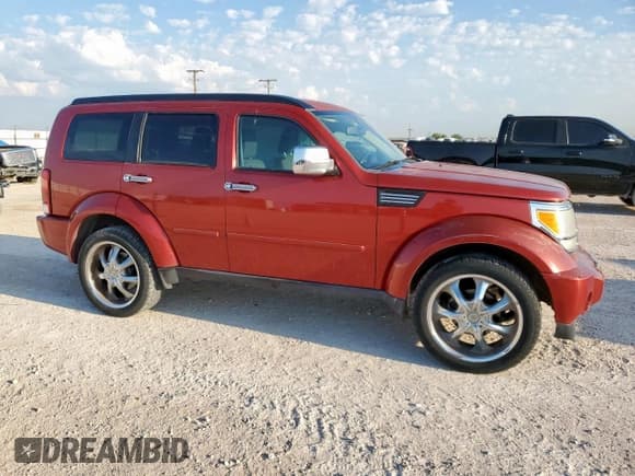 ✅ 2008 Dodge Nitro SLT • VIN: 1D8GT58K68W164520 • Lot: 68447875. Wystawiony na Copart z przebiegiem 123 385 mil. Bezpłatny archiwum sprzedaży aukcyjnych z USA i szczegółowy raport historii pojazdu na DreamBid. Zdjęcie 4.