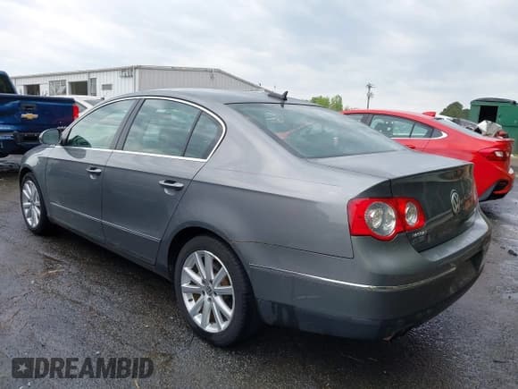 ✅ 2006 Volkswagen Passat 2.0T • VIN: WVWEK73C16P070458 • Lot: 42031577. Listed on IAAI with 84,171 mi. Free auction sales archive from the USA and detailed vehicle history report at DreamBid. Image 3.