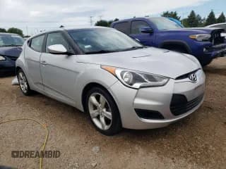 ✅ 2013 Hyundai Veloster w/Gray Int • VIN: KMHTC6AD5DU136899 • Lot: 66874144. Wystawiony na Copart z przebiegiem 89 446 mil. Bezpłatny archiwum sprzedaży aukcyjnych z USA i szczegółowy raport historii pojazdu na DreamBid. Zdjęcie 4.