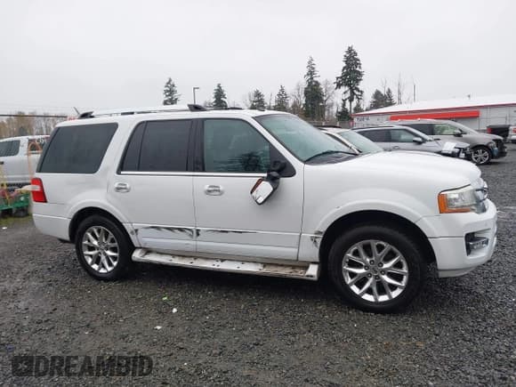 ✅ 2015 Ford Expedition Limited • VIN: 1FMJU2AT7FEF07577 • Lot: 43663919. Wystawiony na IAAI z przebiegiem 158 857 mil. Bezpłatny archiwum sprzedaży aukcyjnych z USA i szczegółowy raport historii pojazdu na DreamBid. Zdjęcie 13.