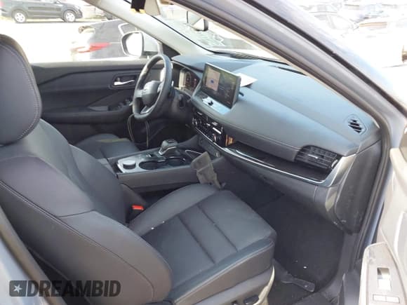 ✅ 2025 Nissan Rogue SL • VIN: JN8BT3CB7SW153901 • Lot: 42217764. Listed on IAAI with 3,322 mi. Free auction sales archive from the USA and detailed vehicle history report at DreamBid. Image 5.