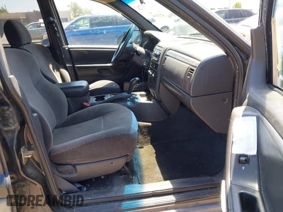 ✅ 2001 Jeep Grand Cherokee Laredo • VIN: 1J4GW48S31C579926 • Lot: 42331094. Listed on IAAI with Not provided. Free auction sales archive from the USA and detailed vehicle history report at DreamBid. Image 5.