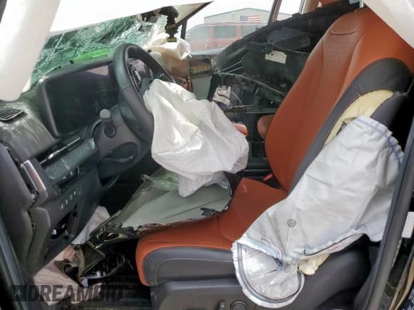 ✅ 2024 Kia Carnival SX • VIN: KNDNE5H32R6351912 • Lot: 69296475. Listed on Copart with 52,032 mi. Free auction sales archive from the USA and detailed vehicle history report at DreamBid. Image 7.