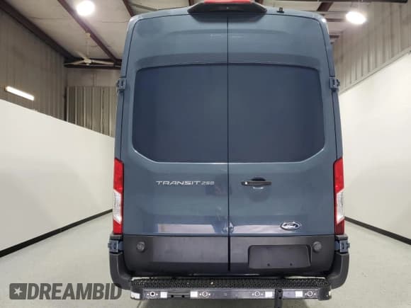 ✅ 2020 Ford Transit Cargo • VIN: 1FTBR3X83LKA72573 • Лот: 84750105. Опубликован ранее на Copart с пробегом 121 135 миль. Бесплатный доступ к архиву аукционных продаж из США и подробный отчёт об истории автомобиля на DreamBid. Изображение 6.