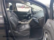 ✅ 2013 Ford C-Max SEL • VIN: 1FADP5BU4DL544750 • Lot: 42258705. Wystawiony na IAAI z przebiegiem 209 330 mil. Bezpłatny archiwum sprzedaży aukcyjnych z USA i szczegółowy raport historii pojazdu na DreamBid. Zdjęcie 5.