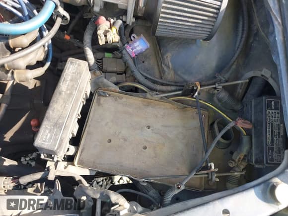 ✅ 1994 Nissan Sentra • VIN: 3N1EB32A5RL000411 • Lot: 43178616. Wystawiony na IAAI z przebiegiem 334 177 mil. Bezpłatny archiwum sprzedaży aukcyjnych z USA i szczegółowy raport historii pojazdu na DreamBid. Zdjęcie 17.