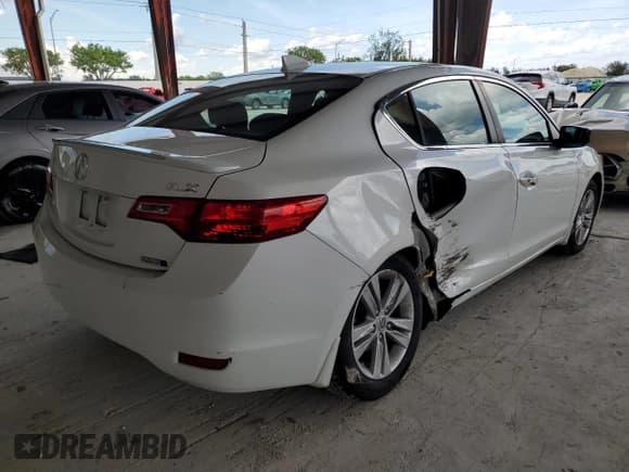 ✅ 2013 Acura ILX Hybrid • VIN: 19VDE3F30DE302027 • Лот: 69928605. Опубликован ранее на Copart с пробегом 172 371 миль. Бесплатный доступ к архиву аукционных продаж из США и подробный отчёт об истории автомобиля на DreamBid. Изображение 3.