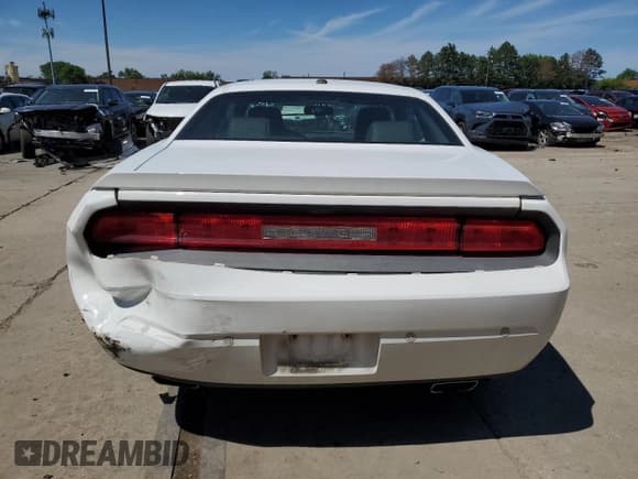 ✅ 2013 Dodge Challenger R/T • VIN: 2C3CDYBT2DH729193 • Lot: 61086374. Wystawiony na Copart z przebiegiem 103 931 mil. Bezpłatny archiwum sprzedaży aukcyjnych z USA i szczegółowy raport historii pojazdu na DreamBid. Zdjęcie 6.