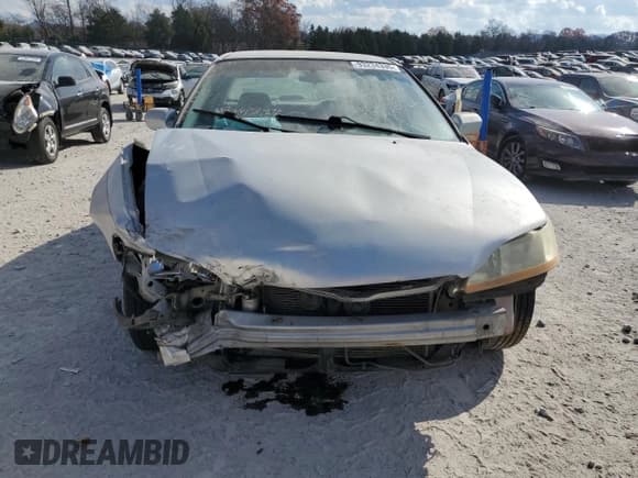 ✅ 1998 Honda Accord LX • VIN: 1HGCG5646WA224829 • Лот: 93234335. Опубликован ранее на Copart с пробегом 291 391 миль. Бесплатный доступ к архиву аукционных продаж из США и подробный отчёт об истории автомобиля на DreamBid. Изображение 5.