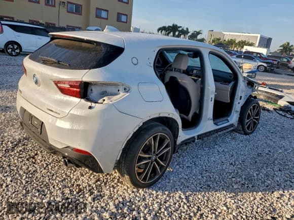 ✅ 2023 BMW X2 sDrive28i • VIN: WBXYH9C04P5V31617 • Lot: 95506435. Listed on Copart with 27,813 mi. Free auction sales archive from the USA and detailed vehicle history report at DreamBid. Image 3.
