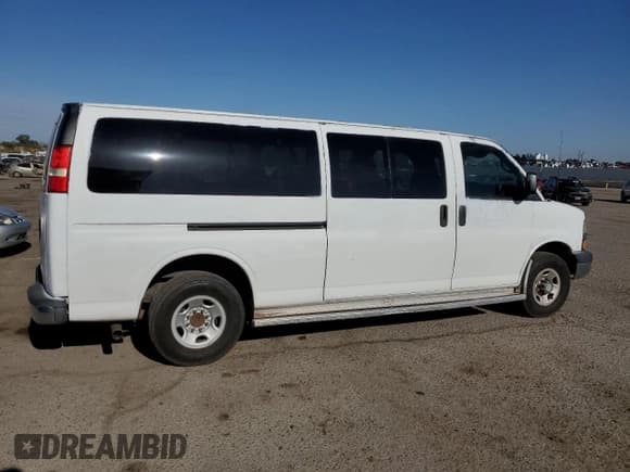 ✅ 2008 Chevrolet Express Passenger • VIN: 1GAHG39K881219176 • Lot: 63351815. Listed on Copart with 232,917 mi. Free auction sales archive from the USA and detailed vehicle history report at DreamBid. Image 3.
