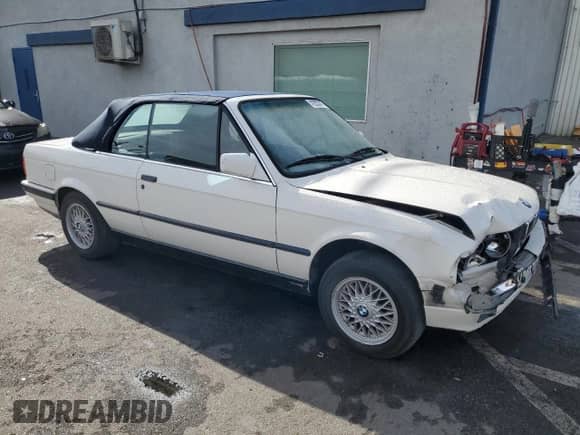 1991 BMW 3 Series z VIN WBABB2318MEC26069, wystawiony jako Copart lot #42630475 z przebiegiem 202 634 mil mil oraz Szkoda całkowita • Salvage title. Historia ofert i sprzedaży dostępna na DreamBid. Obrazek 4.