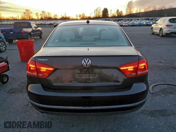 ✅ 2015 Volkswagen Passat SEL Premium • VIN: 1VWCV7A37FC070762 • Lot: 94560655. Listed on Copart with 210,834 mi. Free auction sales archive from the USA and detailed vehicle history report at DreamBid. Image 6.