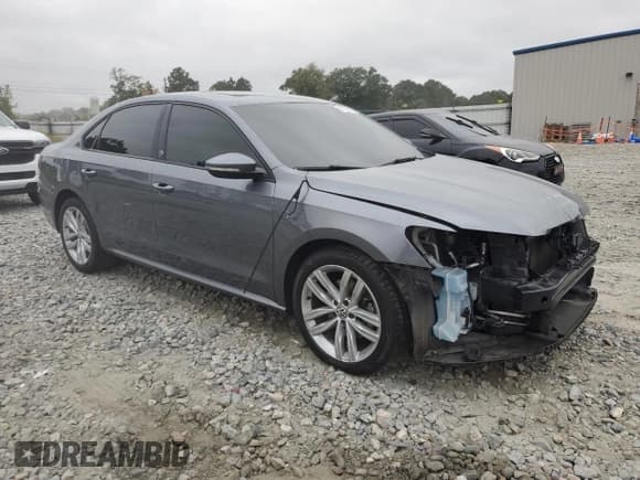 ✅ 2019 Volkswagen Passat Wolfsburg Edition • VIN: 1VWLA7A36KC008632 • Lot: 81682235. Wystawiony na Copart z przebiegiem 138 515 mil. Bezpłatny archiwum sprzedaży aukcyjnych z USA i szczegółowy raport historii pojazdu na DreamBid. Zdjęcie 4.