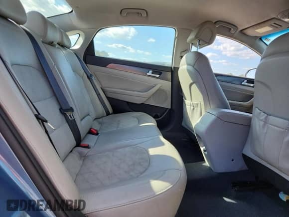 2015 Hyundai Sonata Sport with VIN 5NPE34AF3FH213558, listed as a Copart auction lot 90834565 with 117,192 mi miles and Clean title. Bid and sale history available at DreamBid. Image 10.