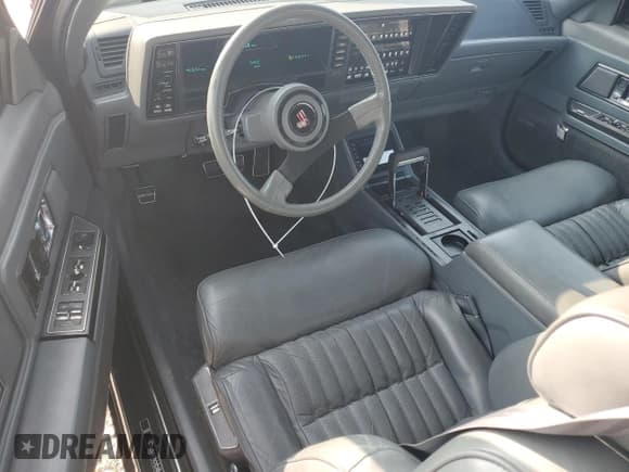 ✅ 1987 Oldsmobile Toronado • VIN: 1G3EZ1134HU308058 • Lot: 71824705. Wystawiony na Copart z przebiegiem 48 163 mil. Bezpłatny archiwum sprzedaży aukcyjnych z USA i szczegółowy raport historii pojazdu na DreamBid. Zdjęcie 8.