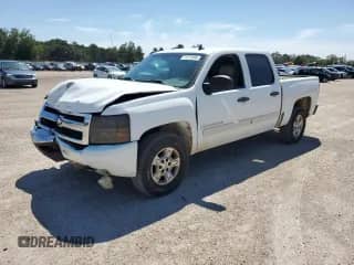 2007 Chevrolet Silverado 1500 1LT with VIN 3GCEC13J67G513069, listed as a Copart auction lot 71571085 with 210,408 mi miles and Salvage title. Bid and sale history available at DreamBid. Image 1.