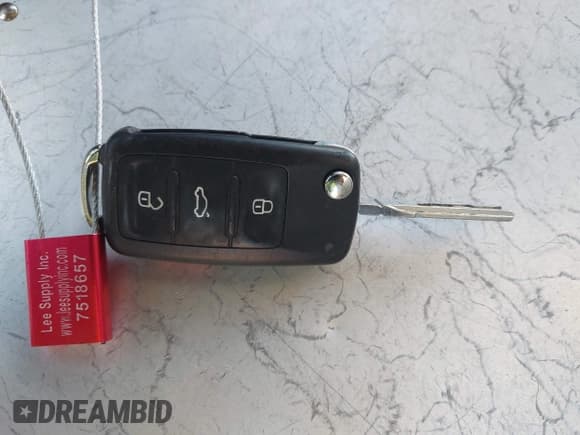 ✅ 2016 Volkswagen Passat SE • VIN: 1VWBT7A39GC011988 • Лот: 43416068. Опубликован ранее на IAAI с пробегом 135 182 миль. Бесплатный доступ к архиву аукционных продаж из США и подробный отчёт об истории автомобиля на DreamBid. Изображение 11.