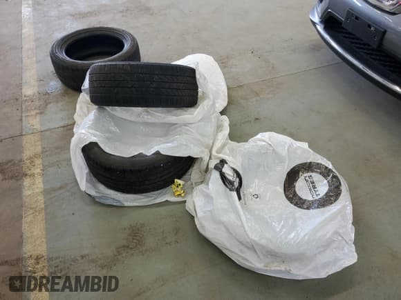 ✅ 2014 Ford C-Max SE • VIN: 1FADP5AU1EL501955 • Лот: 51751725. Опубликован ранее на Copart с пробегом 140 059 миль. Бесплатный доступ к архиву аукционных продаж из США и подробный отчёт об истории автомобиля на DreamBid. Изображение 12.