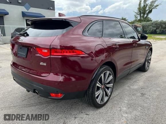 ✅ 2017 Jaguar F-Pace 35t Prestige • VIN: SADCK2BV2HA077734 • Лот: 45246775. Опубликован ранее на Copart с пробегом 75 342 миль. Бесплатный доступ к архиву аукционных продаж из США и подробный отчёт об истории автомобиля на DreamBid. Изображение 3.