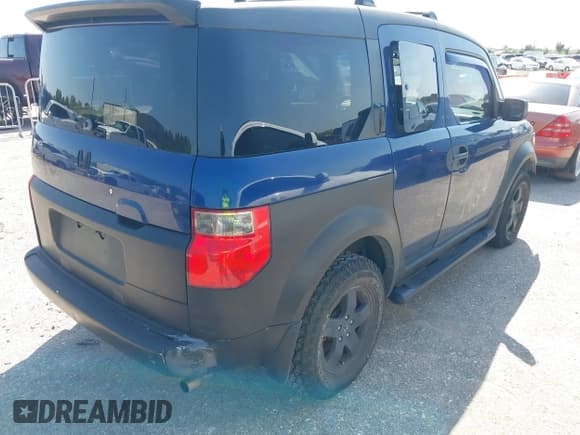 ✅ 2003 Honda Element EX • VIN: 5J6YH18533L002520 • Lot: 43188044. Listed on IAAI with 175,011 mi. Free auction sales archive from the USA and detailed vehicle history report at DreamBid. Image 4.