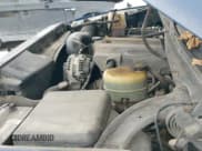 ✅ 2001 Chevrolet Silverado 2500HD LS • VIN: 1GCHK29G71E199447 • Lot: 41465756. Wystawiony na IAAI z przebiegiem 263 058 mil. Bezpłatny archiwum sprzedaży aukcyjnych z USA i szczegółowy raport historii pojazdu na DreamBid. Zdjęcie 20.