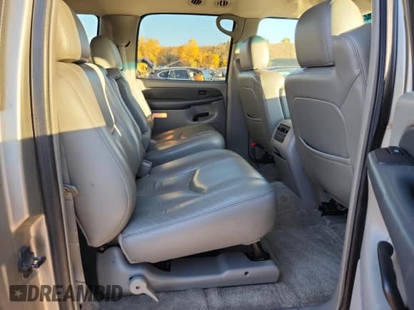 ✅ 2003 Chevrolet Suburban Z71 • VIN: 3GNFK16Z53G311687 • Lot: 89862525. Listed on Copart with 322,892 mi. Free auction sales archive from the USA and detailed vehicle history report at DreamBid. Image 11.