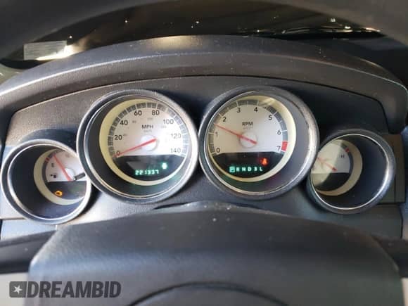 2010 Dodge Charger SXT z VIN 2B3CA3CV7AH285801, wystawiony jako Copart lot #75801874 z przebiegiem 221 337 mil mil oraz Szkoda całkowita • Salvage title. Historia ofert i sprzedaży dostępna na DreamBid. Obrazek 9.