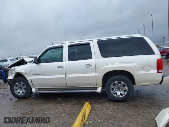 ✅ 2004 Cadillac Escalade ESV • VIN: 3GYFK66N14G313225 • Лот: 41433052. Опубликован ранее на IAAI с пробегом 239 233 миль. Бесплатный доступ к архиву аукционных продаж из США и подробный отчёт об истории автомобиля на DreamBid. Изображение 15.
