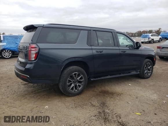 ✅ 2022 Chevrolet Suburban Z71 • VIN: 1GNSKDKD3NR196942 • Lot: 90234935. Wystawiony na Copart z przebiegiem 28 796 mil. Bezpłatny archiwum sprzedaży aukcyjnych z USA i szczegółowy raport historii pojazdu na DreamBid. Zdjęcie 3.