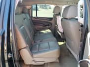 ✅ 2017 Chevrolet Suburban LT • VIN: 1GNSCHKC9HR204607 • Lot: 70588274. Wystawiony na Copart z przebiegiem 184 783 mil. Bezpłatny archiwum sprzedaży aukcyjnych z USA i szczegółowy raport historii pojazdu na DreamBid. Zdjęcie 10.