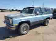1987 Chevrolet Blazer z VIN 1GNEV18K7HF180306, wystawiony jako Copart lot #80914465 z przebiegiem 455 897 mil mil oraz Nie do naprawy • Non repairable. Historia ofert i sprzedaży dostępna na DreamBid. Obrazek 1.