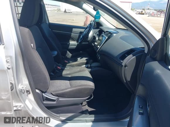 ✅ 2020 Mitsubishi Outlander ES • VIN: JA4AR3AU2LU003678 • Lot: 42663685. Listed on IAAI with 153,692 mi. Free auction sales archive from the USA and detailed vehicle history report at DreamBid. Image 5.