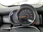 ✅ 2015 MINI Hardtop 4 Door • VIN: WMWXS5C59FT829232 • Lot: 81244195. Wystawiony na Copart z przebiegiem 57 753 mil. Bezpłatny archiwum sprzedaży aukcyjnych z USA i szczegółowy raport historii pojazdu na DreamBid. Zdjęcie 9.