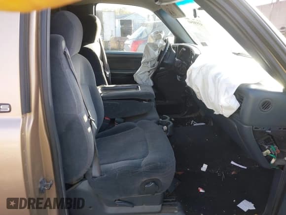 ✅ 2001 Chevrolet Silverado 1500 LS • VIN: 1GCEC14T31E115767 • Лот: 43558541. Опубликован ранее на IAAI с пробегом 181 968 миль. Бесплатный доступ к архиву аукционных продаж из США и подробный отчёт об истории автомобиля на DreamBid. Изображение 5.