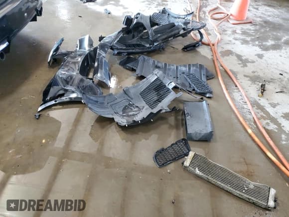 ✅ 2015 BMW M5 • VIN: WBSFV9C55FD594702 • Лот: 80828985. Опубликован ранее на Copart с пробегом 113 374 миль. Бесплатный доступ к архиву аукционных продаж из США и подробный отчёт об истории автомобиля на DreamBid. Изображение 12.